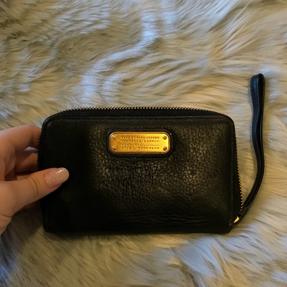 Marc by Marc Jacobs New Q Wingman Wristlet Wallet
